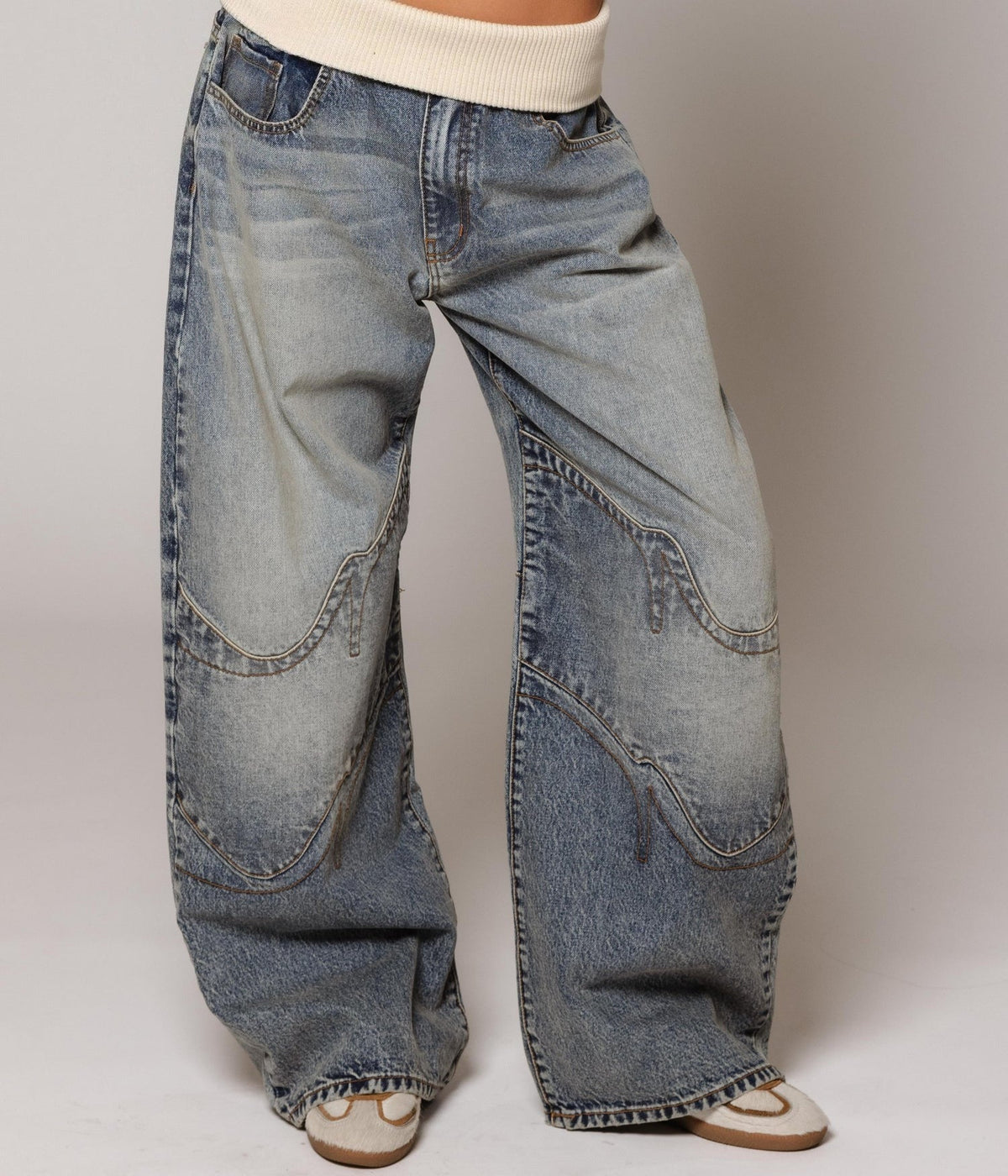 Women's Loose Fit Washed Jeans