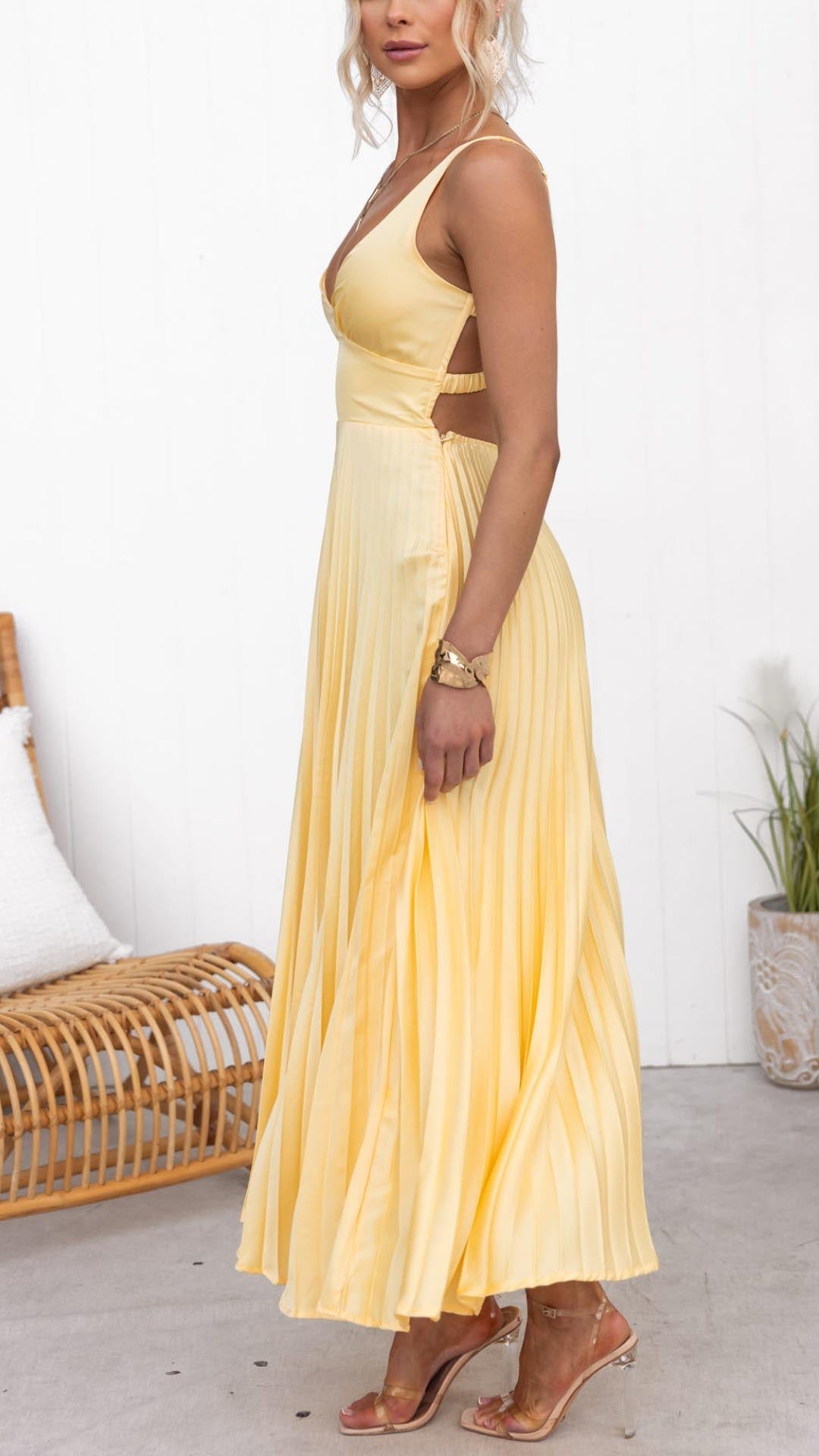 Aby Pleated Midi Dress – V-Neck, Sleeveless