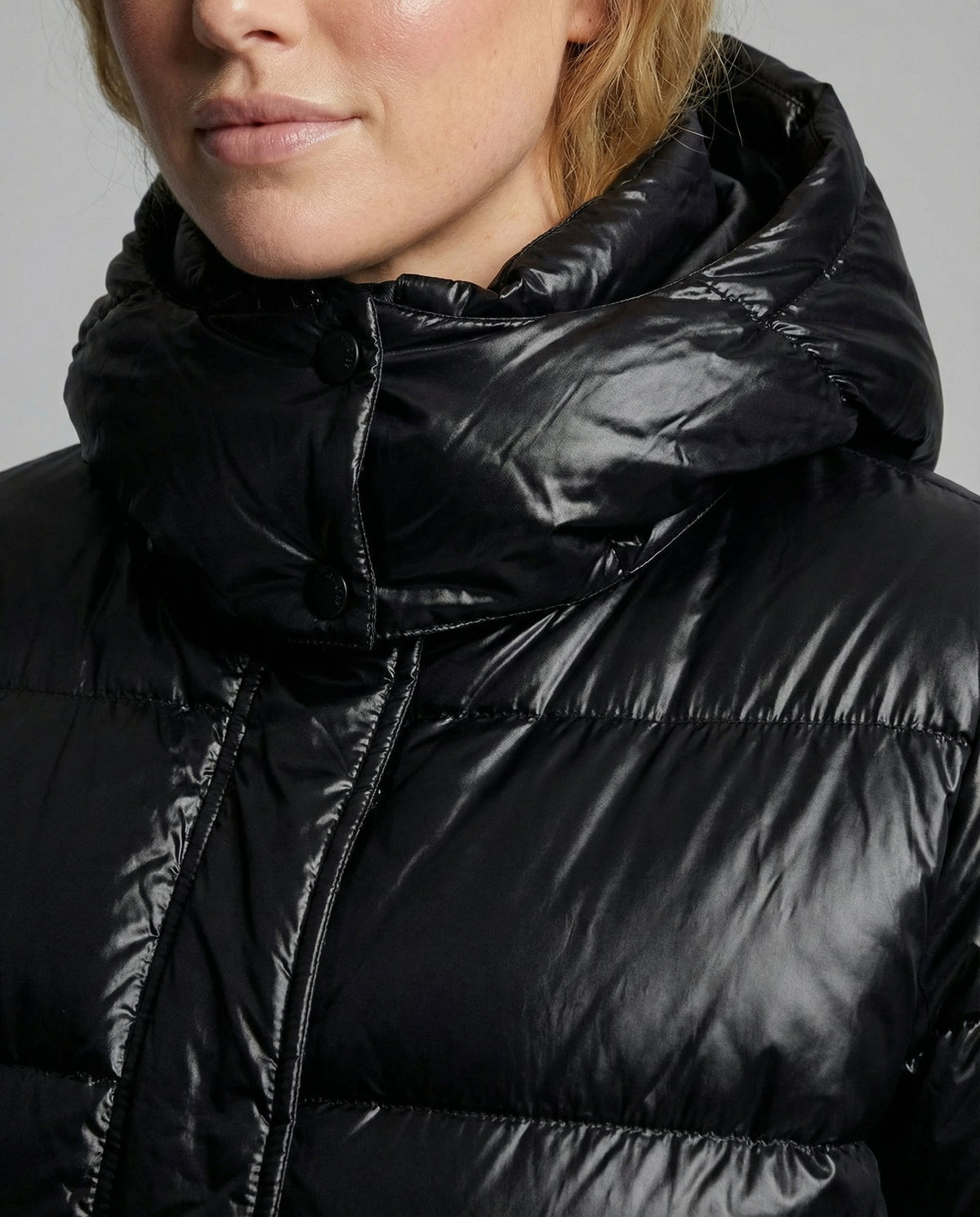 Women's Sporty Hooded Puffer Jacket