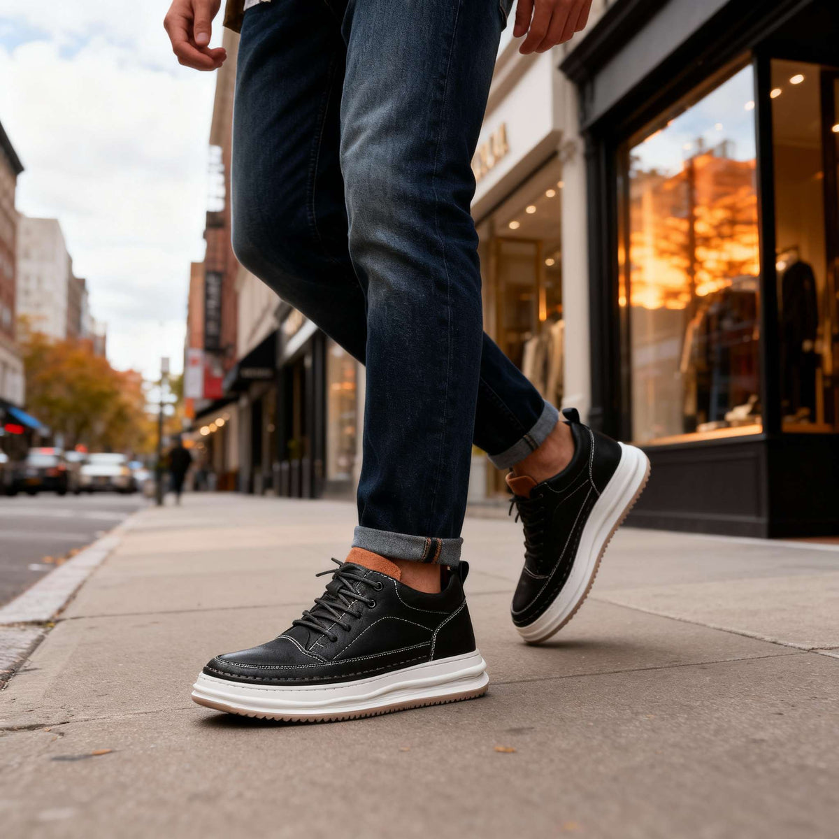 Men's Textured Leather Cushioned Sneakers