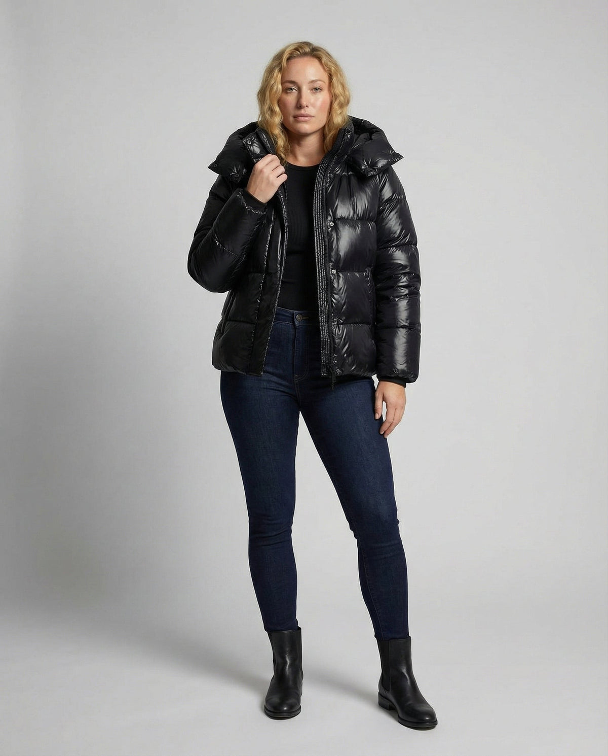 Women's Sporty Hooded Puffer Jacket