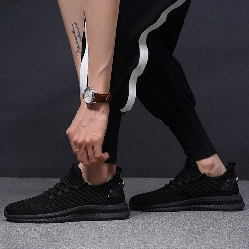 Men's Lightweight Breathable Mesh Sneakers