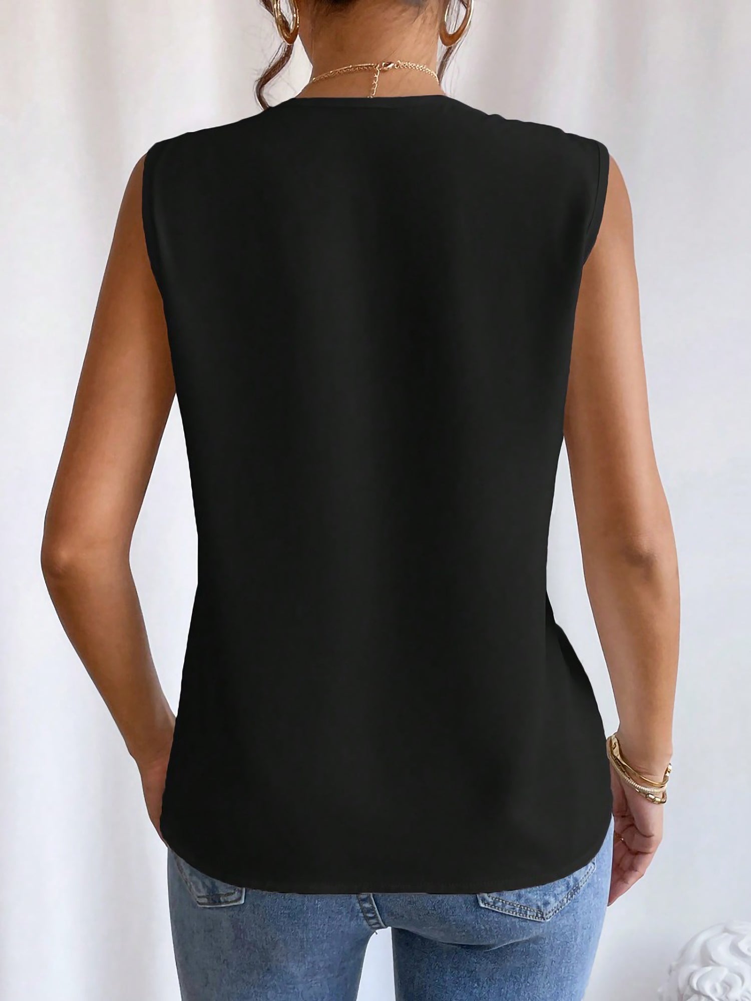 Women's A-Line Pleated Sleeveless V-Neck Blouse